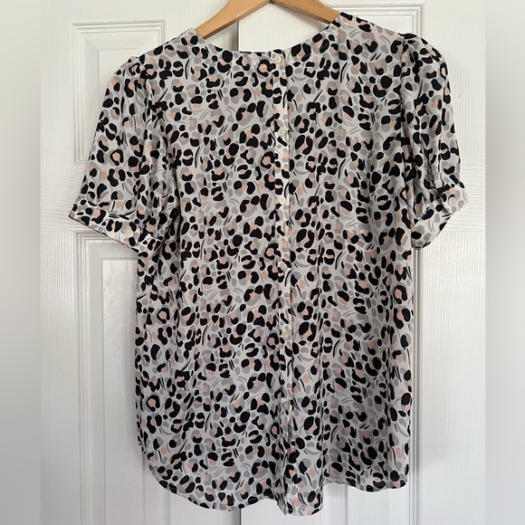 LOFT Cheetah Short Sleeve Blouse (Size XS) - Picture 2 of 4